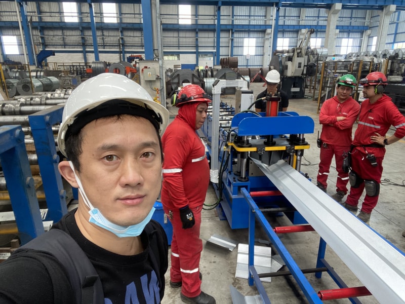 滄州中拓冷彎成型設(shè)備彩鋼脊瓦機順利抵達(dá)厄瓜多爾推動當(dāng)?shù)禺a(chǎn)業(yè)革新